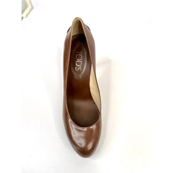 Tod's Size 5 (EU 35.5) Brown Leather 3.5 Heels With Black Studs Back of Heels - Picture 16 of 16